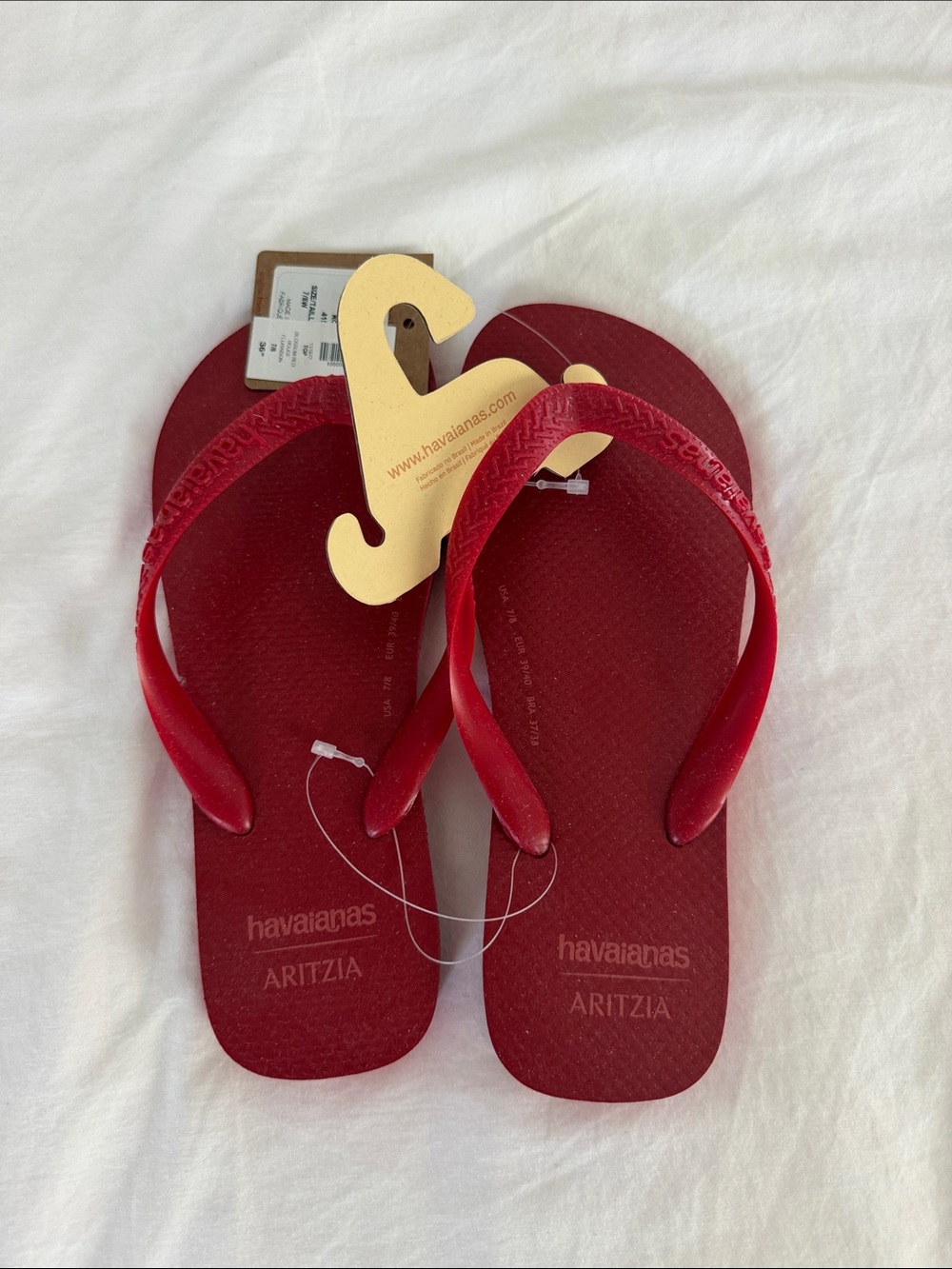 Aritzia x Havaianas Women's Flip Flops - Red